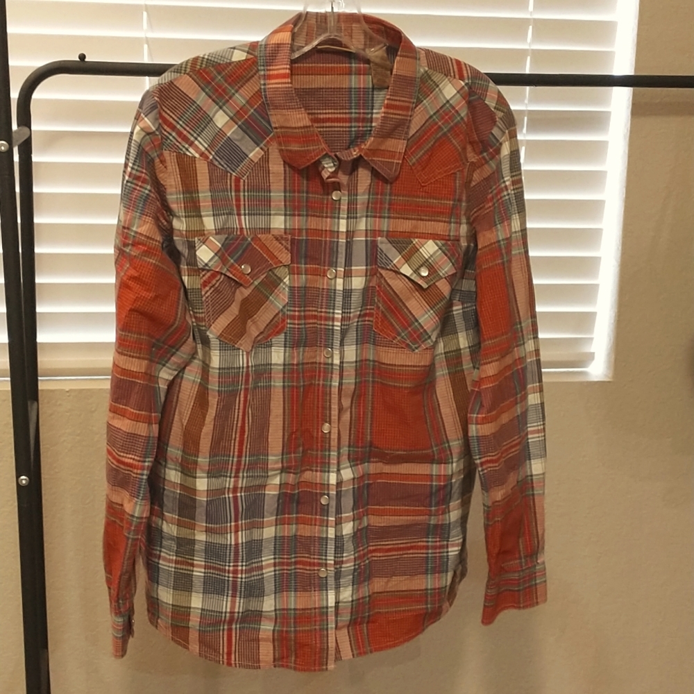 Ladies Wrangler long sleeve snap front shirt XL